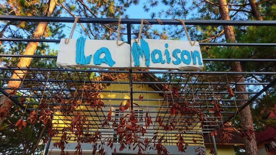 La Maison Homestay Mang Den Kon Tum Exterior foto